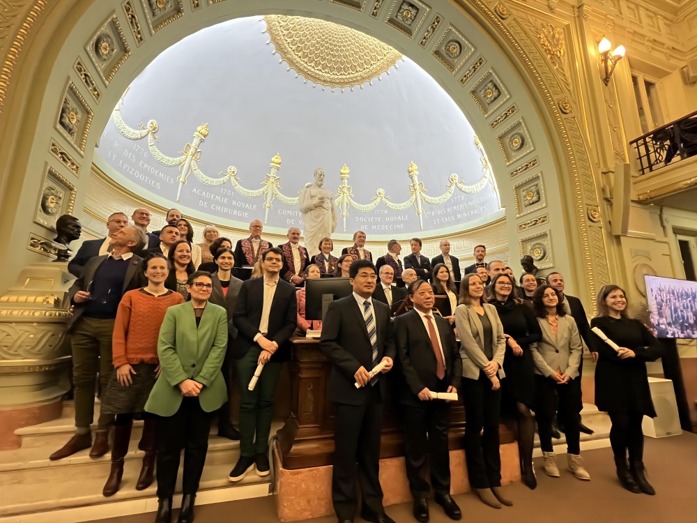 1703124351188.jpg fe9d684b2a3043e0bb948e7edac07268(1).jpg